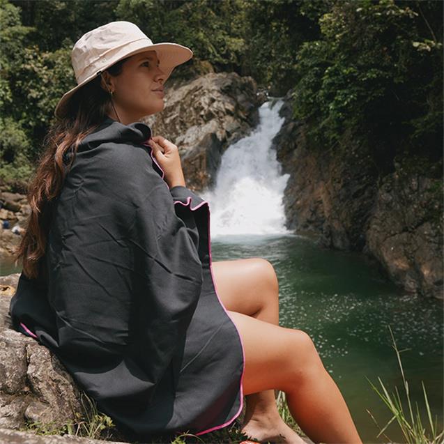 Toallón Origami Microfibra Talle L (80 X 160) Liso Black/Pink